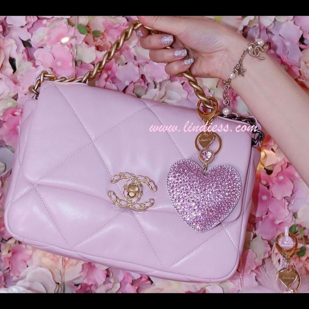 SoLD Chanel 19 Light Pink small 21s collection